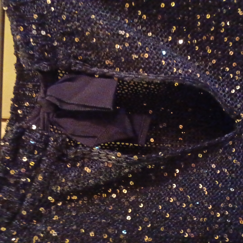 Sweater - Picture 2 of 6